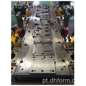 Matriz de estampagem de metal progressiva de peças automotivas de precisão